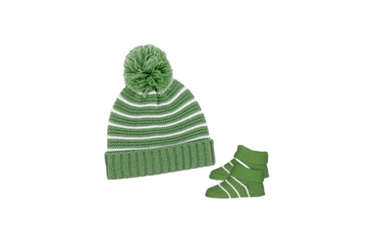 Baby Mode Signature's Navy Knit Hat &amp; Bootie Set is a cozy essential for your little one. Designed for infants 0-6 months, this stylish ensemble keeps your baby warm as temperatures drop.

The set includes:
• Knit hat with a faux fur pom pom
• Matching cozy booties