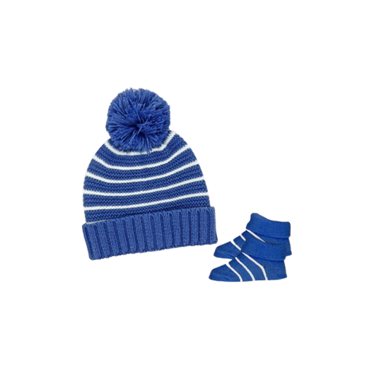 Cozy essential set for little ones. For ages 0-6 months. 
Set Includes:

Knit hat with faux fur pom pom
Matching cozy booties